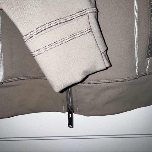 NWOT Lululemon Athletica Define Track Jacket Luon - Warm Ash Grey/White - Size 8 - Picture 8 of 11